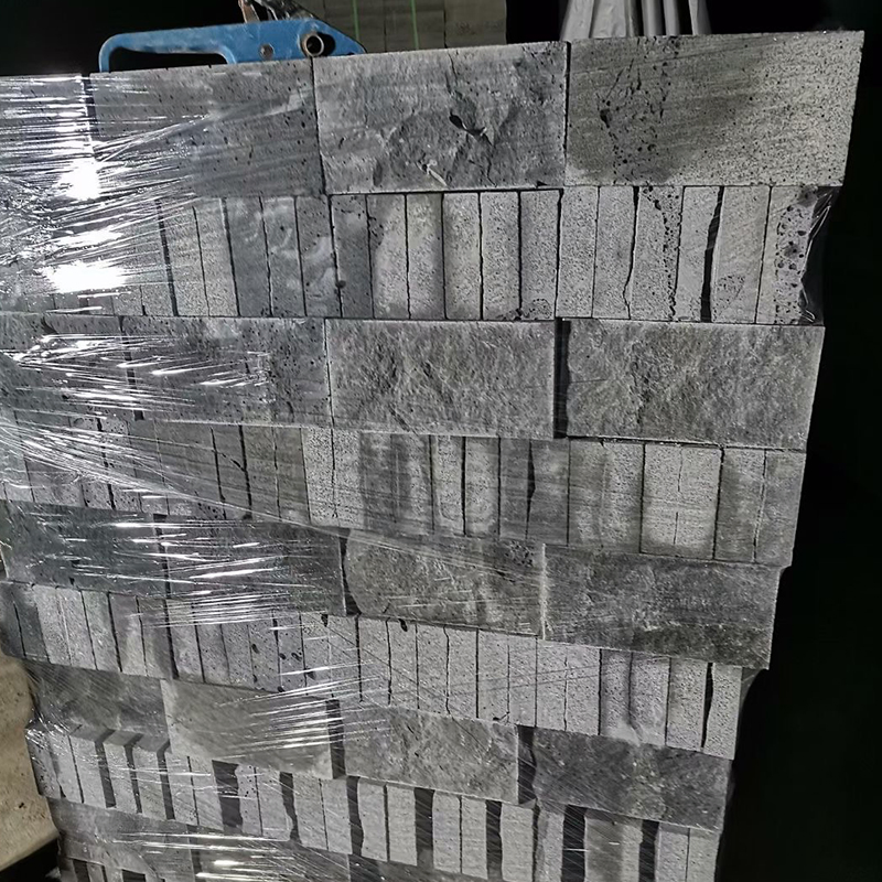 Hainan Black Stone Basalt Bluestone Tumbled Paving Cobbles Garden/Villa Project Price