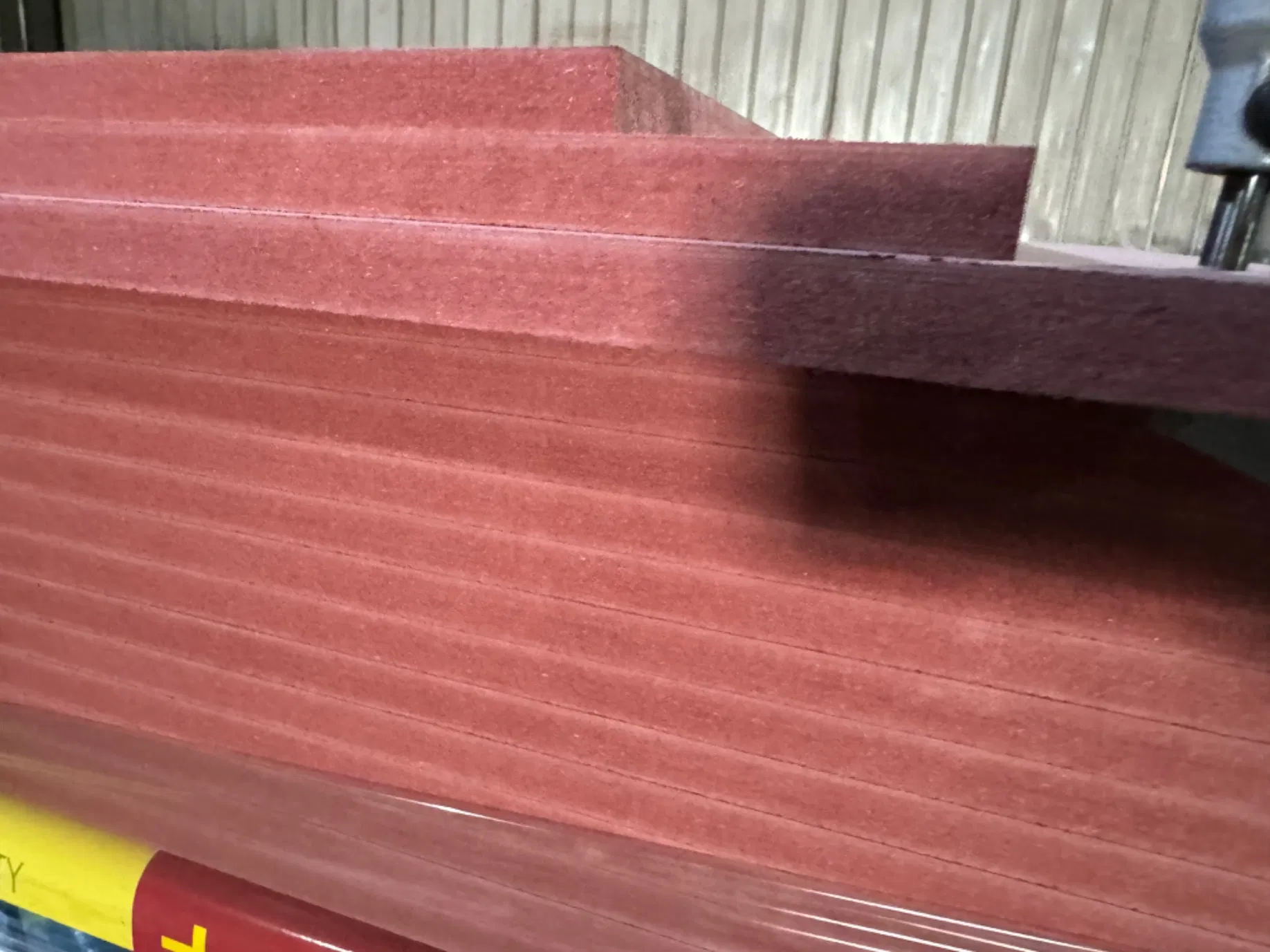 Factory Supplier Pink MDF Board Fireproof Resistant Level B1 for Building Material