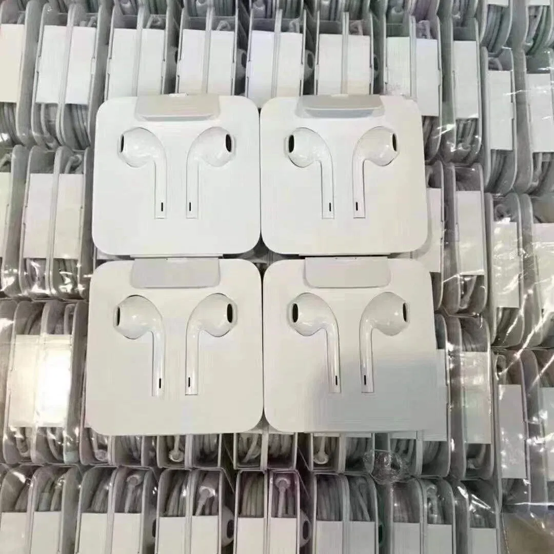 Наушники EarPods с Lightning для iPhone