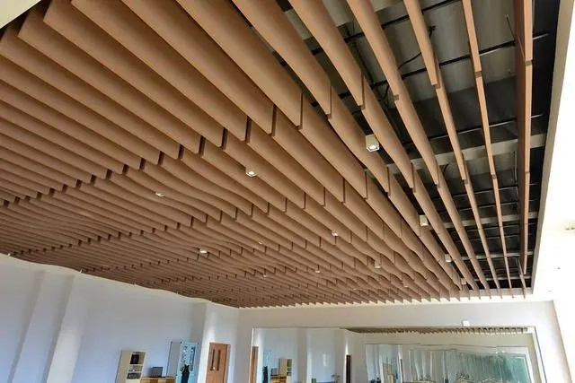 China Factory Non-Combustible Sound Absorbing Material Fiberglass Acoustic Insulation Baffles Ceiling Board
