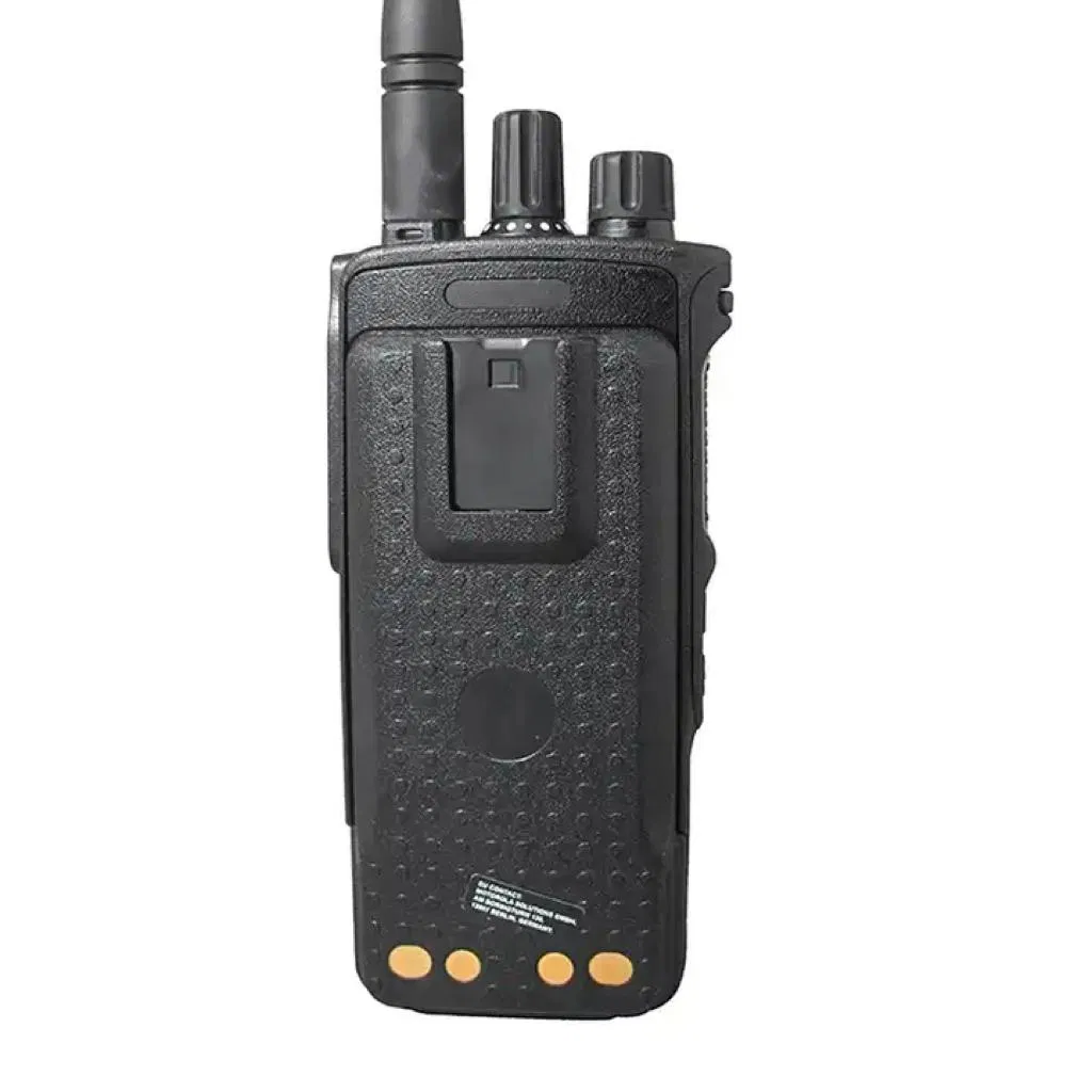 Портативная рация DMR XIR P8660I, дальность до 8 км