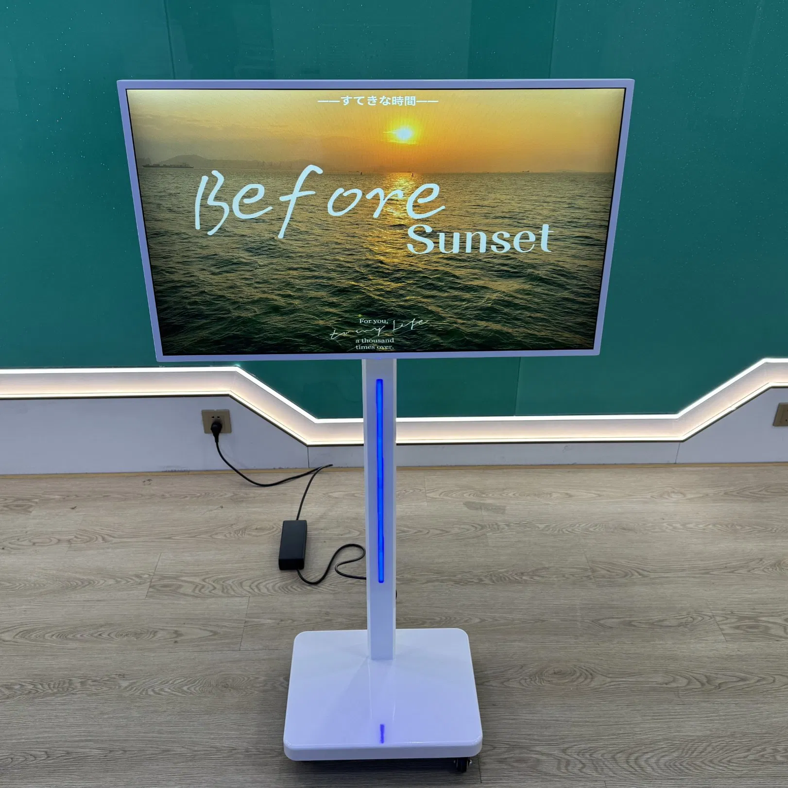 Indoor Advertising Customized 32 Inch Floor Stand Display Digital Signage Totem LCD Screens