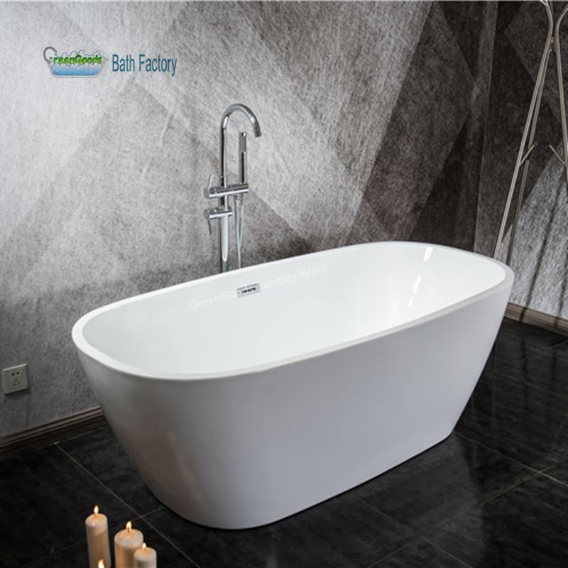 Пластиковая отдельностоящая овальная ванна Greengoods с краном