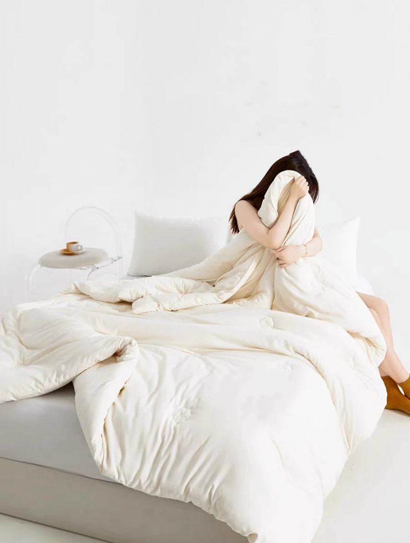 Factory Custom Bamboo Fibre + Polyester Cotton Thick Soft Cotton Quilt Autumn and Winter Air Conditioning Quilt