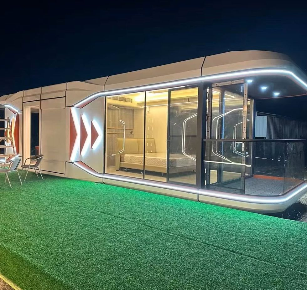 Space Capsule Mobile Hotel Prefabricated Modular Container House with Kitchen Bathroom