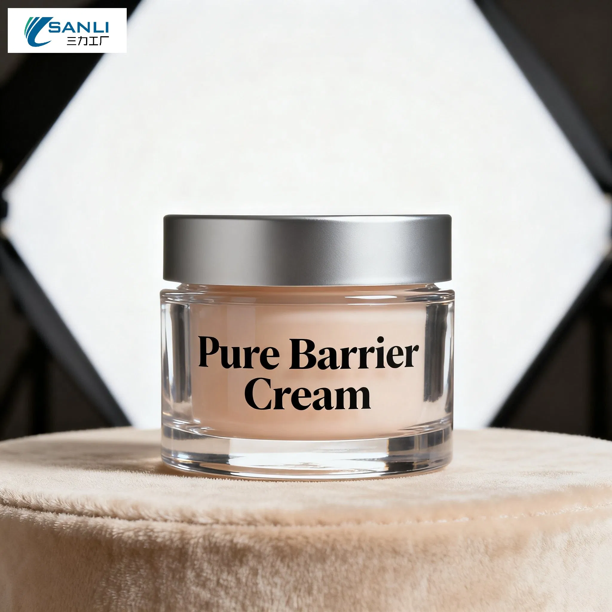 Gentle Whitening and Soothing Face Cream with Portulaca Oleracea Extract for Sensitive Skin and Anti-Inflammatory Protection