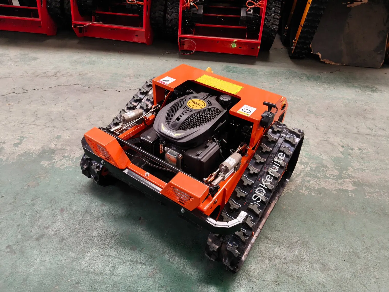 Гусеничная газонокосилка с дистанционным управлением KRT-550LJ