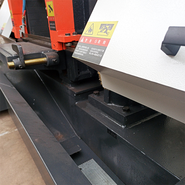 Станок ленточнопильный горизонтальный по металлу