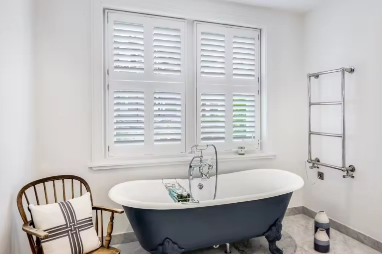 China Factory Wholesale Custom Plantation Shutters Window Treatments