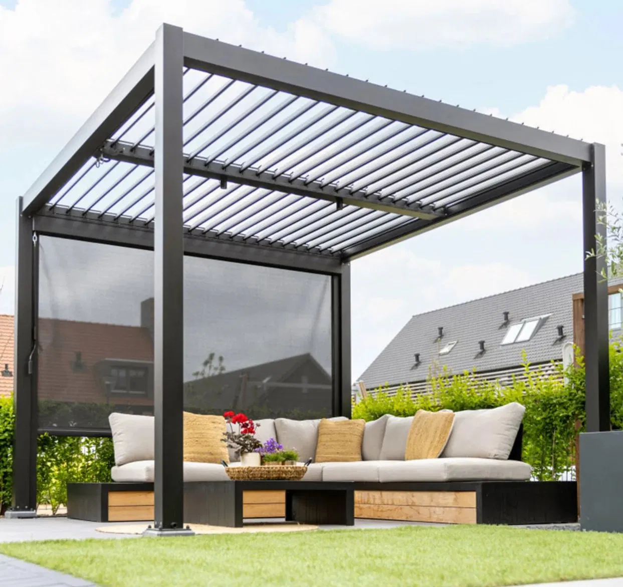 High Quality Automatic Aluminum Pergola with Remote Control and Stylish Finish