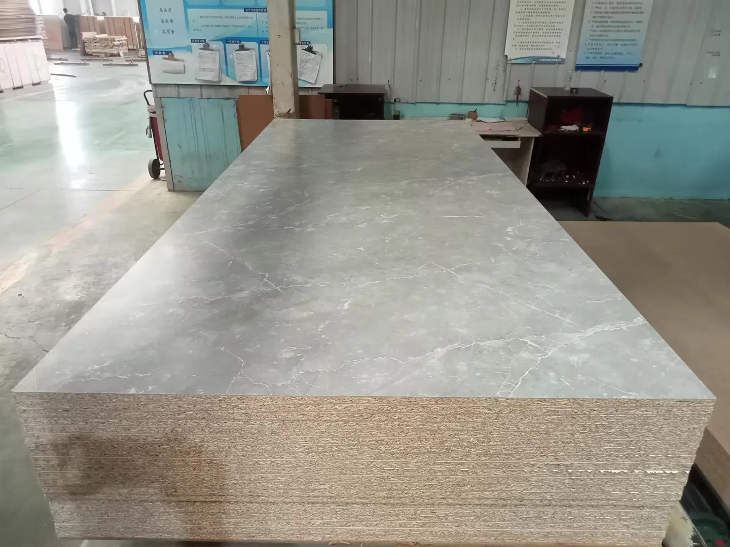 High Quality Melamine Particle Board for Kitchen/Closet/Wardrobe