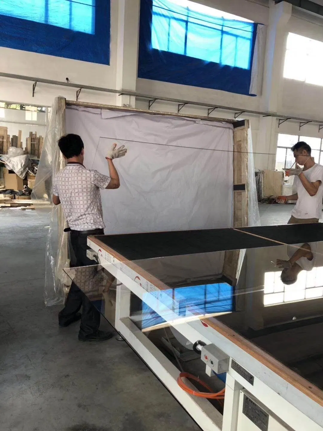 Double-Sided Coated Float Glass with 98% Anti-Glare Feature