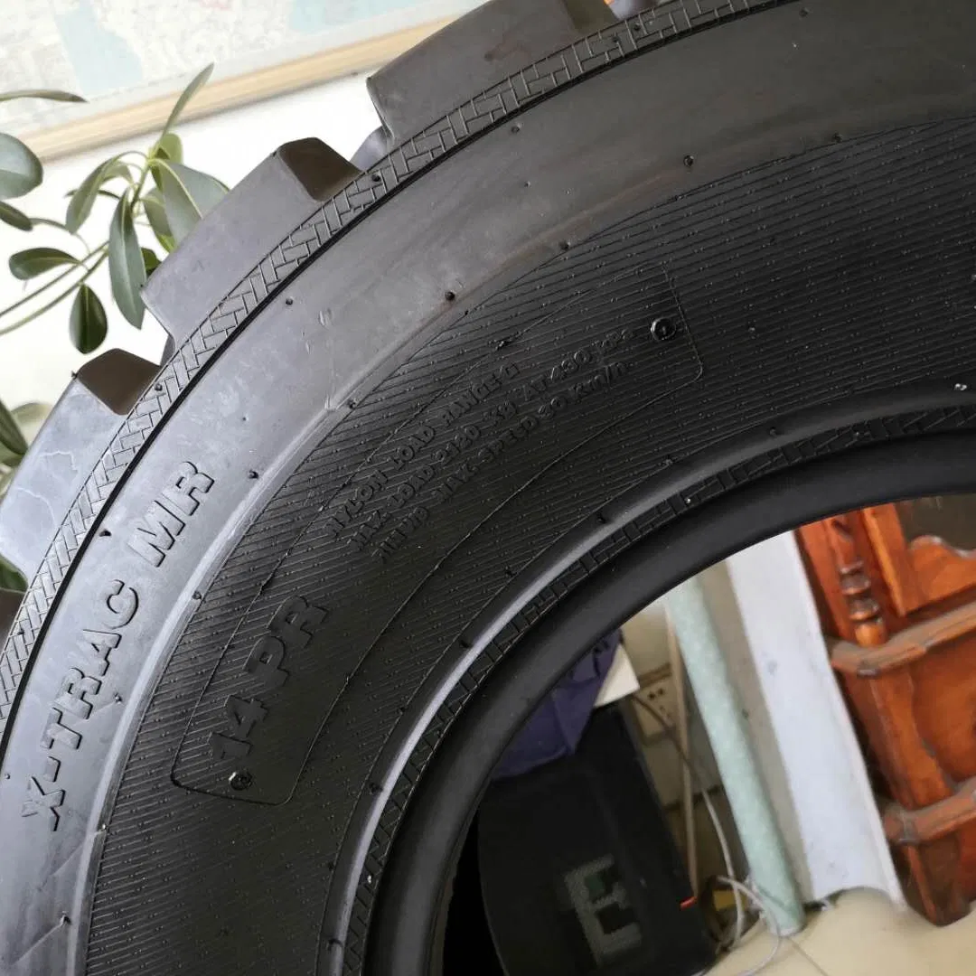 12.5/80-18 R-4 Backhoe Loader Tire for Construction and Industrial Use, ISO 9001