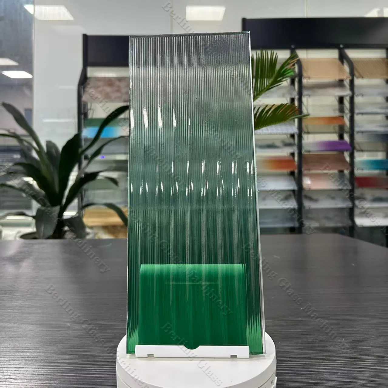 Color Interlayer Laminated Decorative Glass for Doors