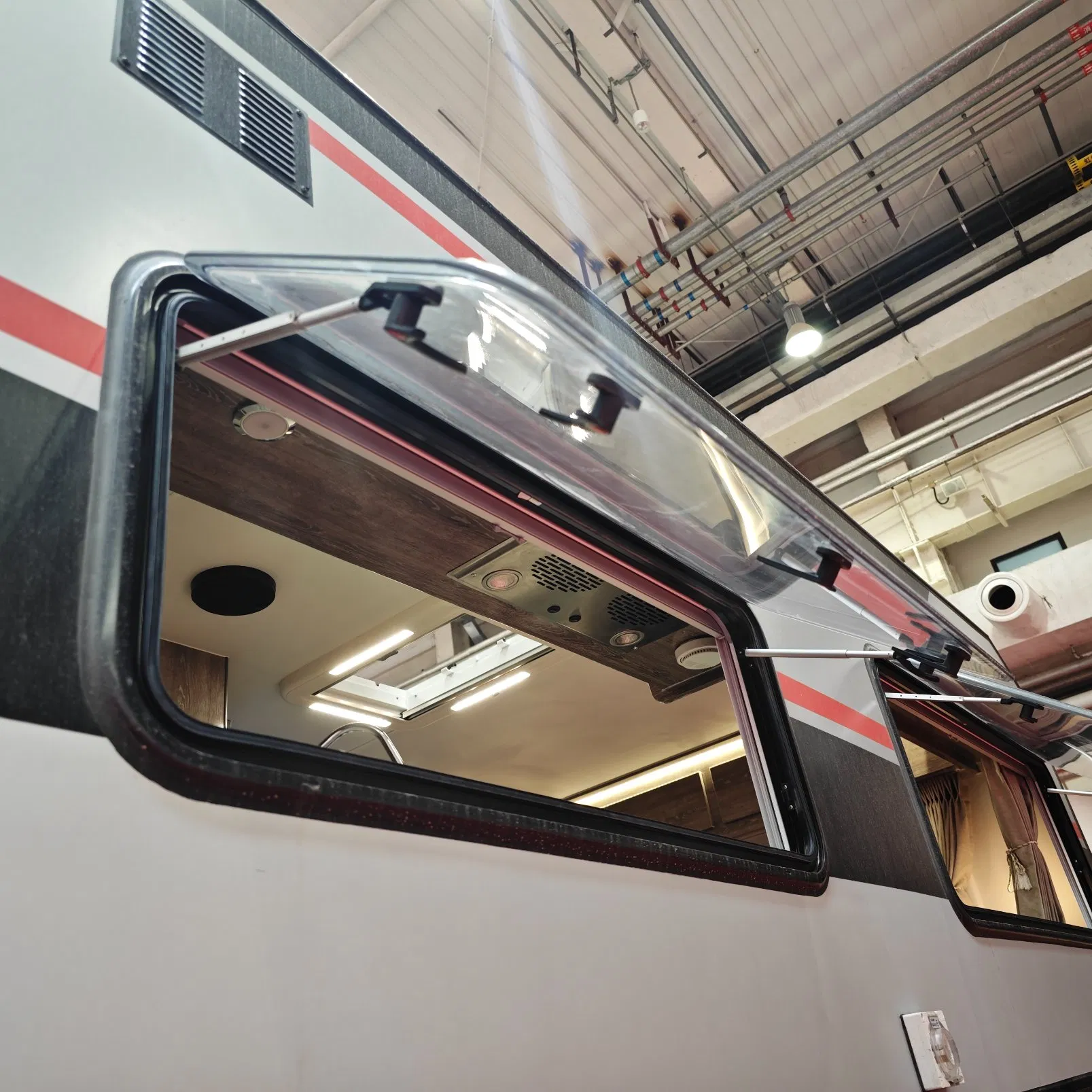 Maygood MG17RW 700x550mm RV Window