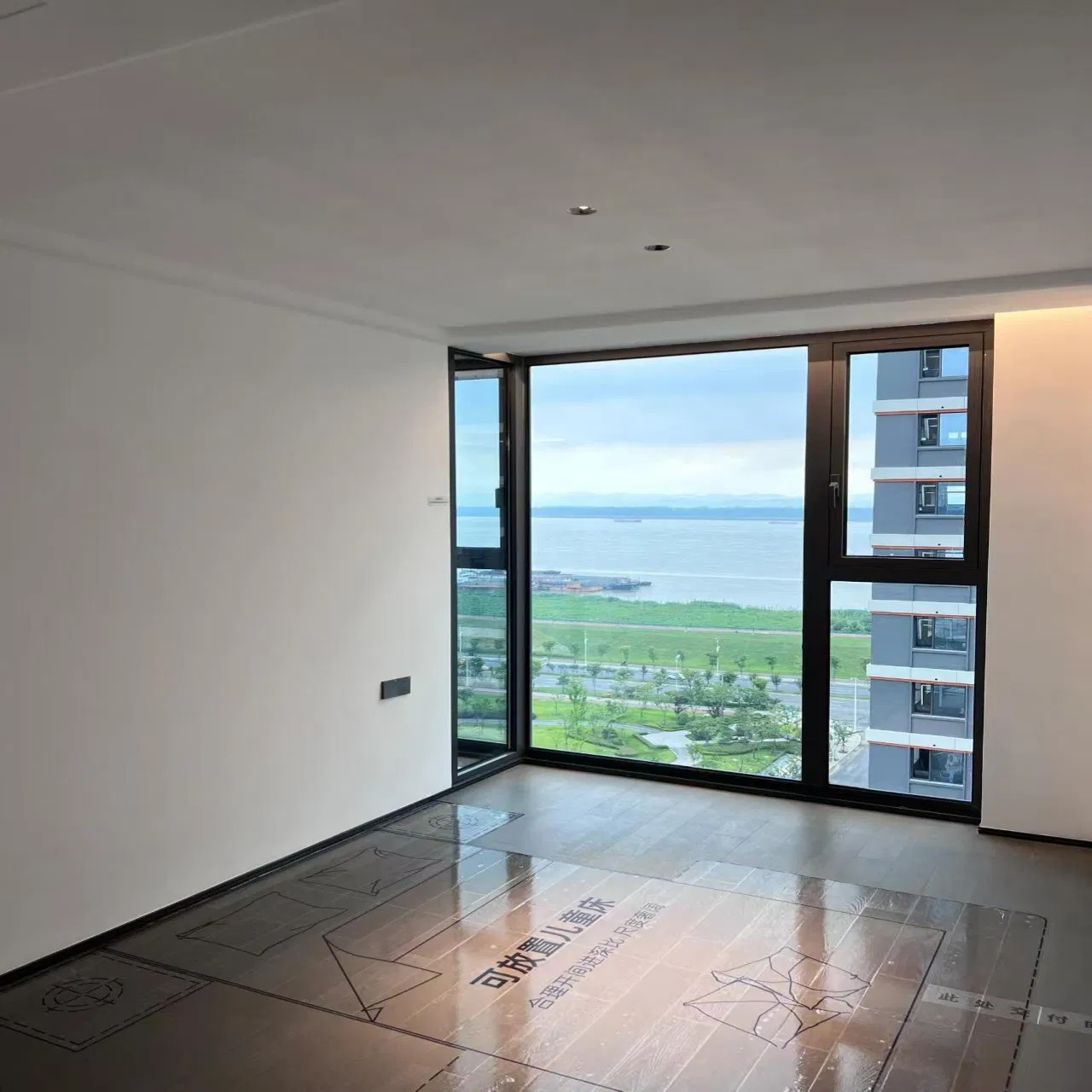 Алюминиевое раздвижное окно Winstar Classic