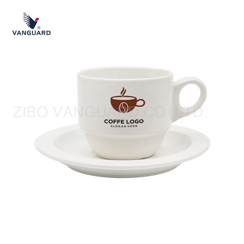 Керамическая чашка для кофе с блюдцем, белая