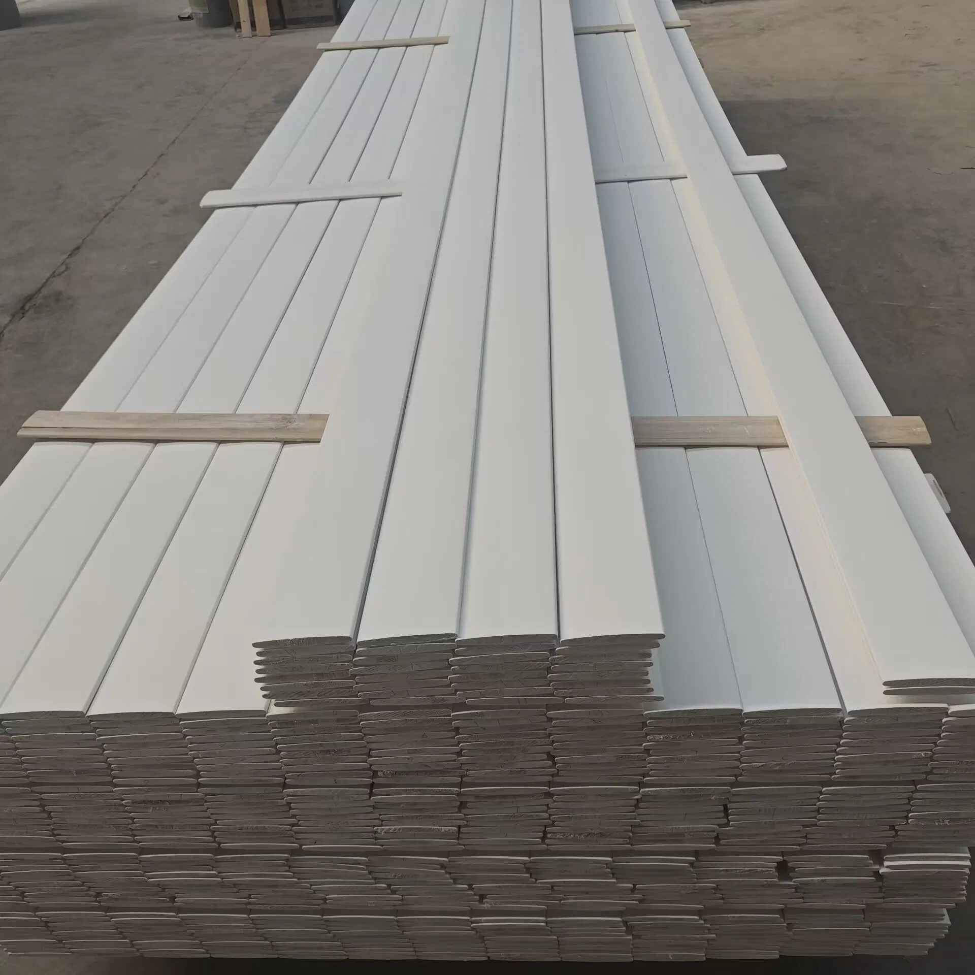 Factory White Painted Plantation Shutters Component