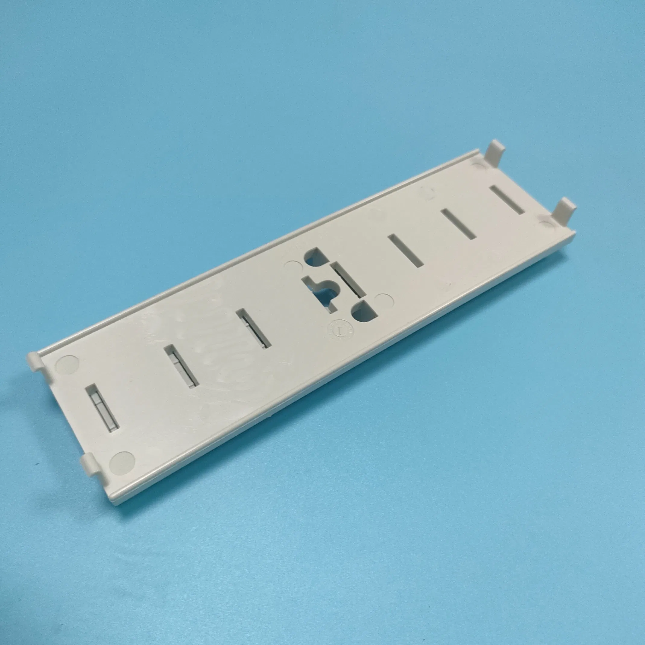 Custom 500000~1000000 Cycles Life Time Plastic Cover Injection Mold for Desktop Adapter