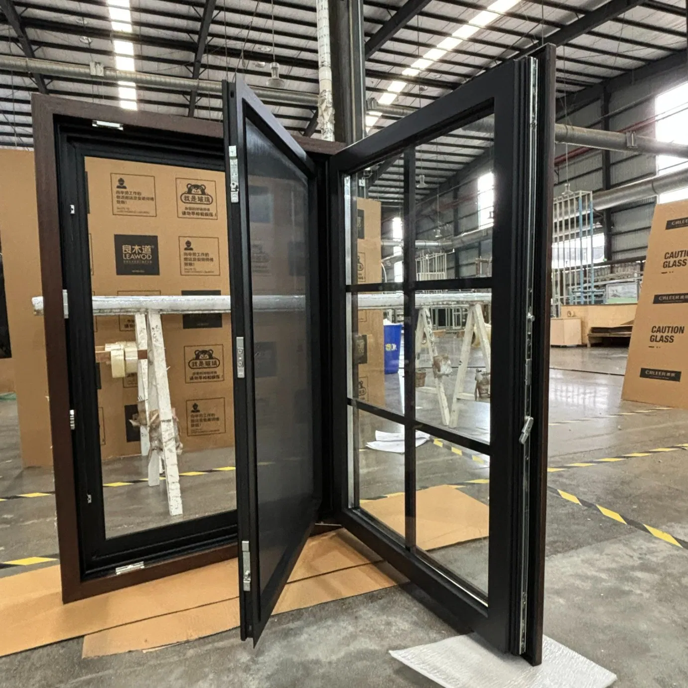 Premium Thermal Break Aluminum Solid Wood Inswing Windows for Noise Reduction