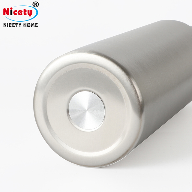 18/8 Food Grade for Sports Lovers Runners Hikers Beach Picnics Camping BPA Free Double Walled Stainless Steel Sports Water Bottle Vacuum Flask