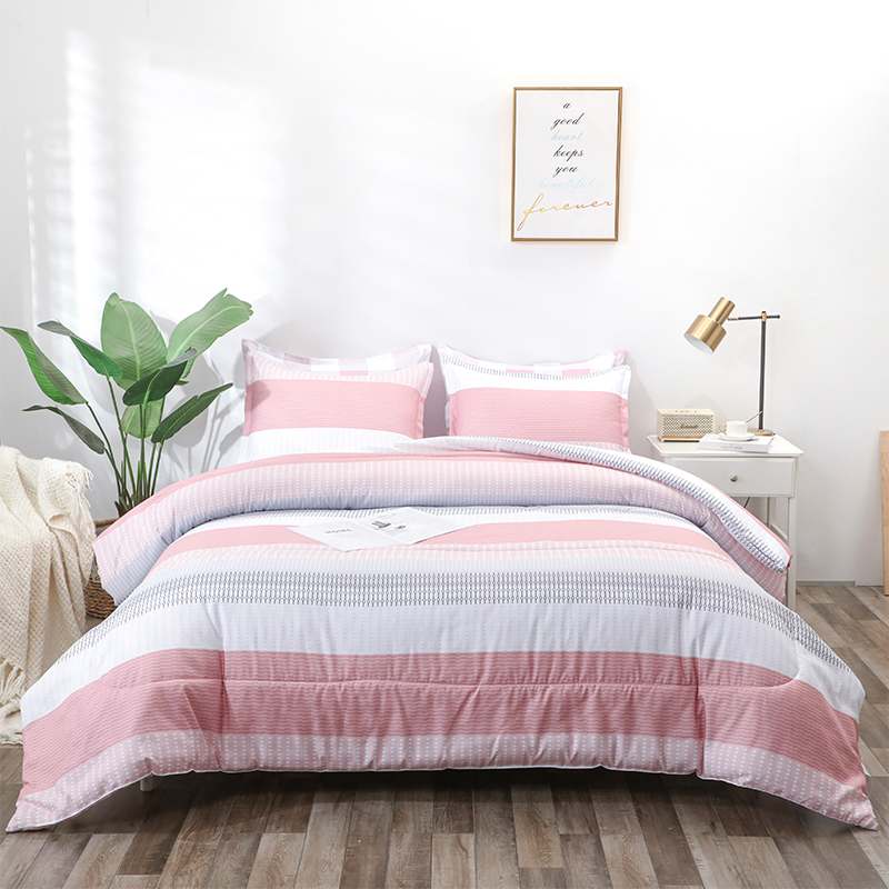 Custom Wholesale Pink Warm Soft Quilted Polyester Cotton Quilt Bedding Set