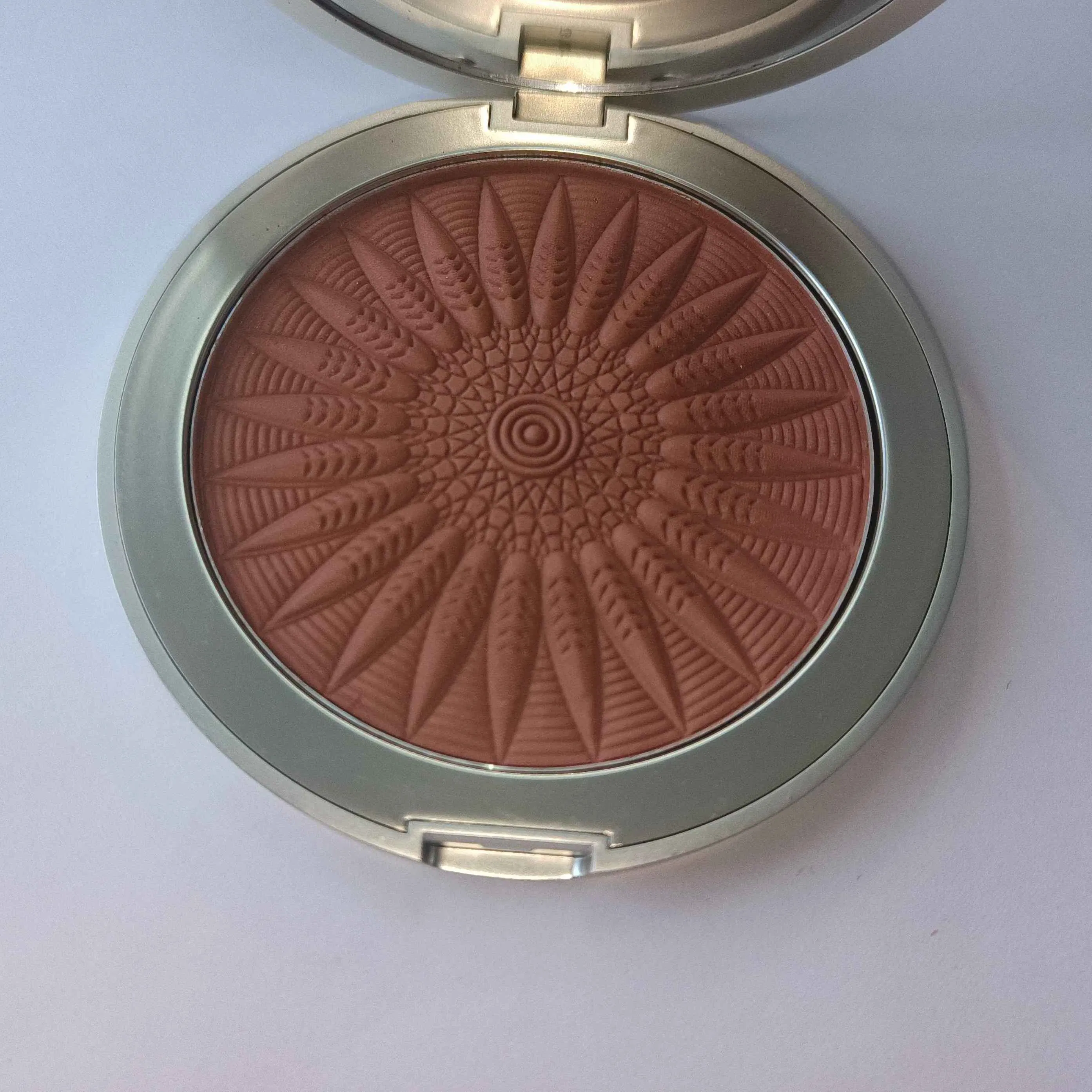 Universal Flawless Finish Makeup Powder for All Skin Tones