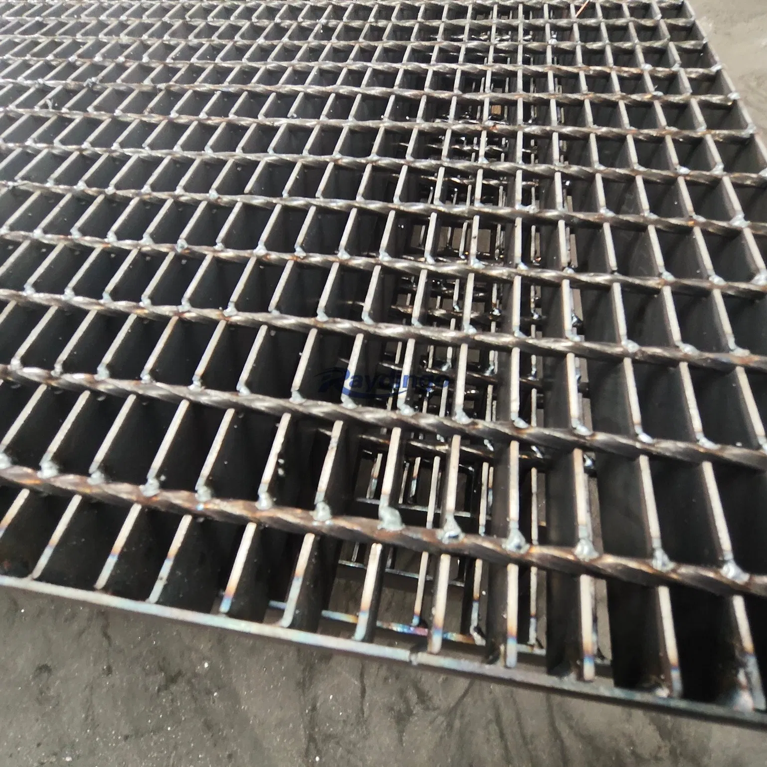 High-Quality Custom Steel Grating Platforms for Building Applications