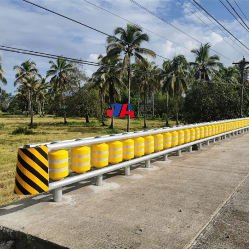 Roadway Safety Roller Crash Barrier CE Standard Rolling