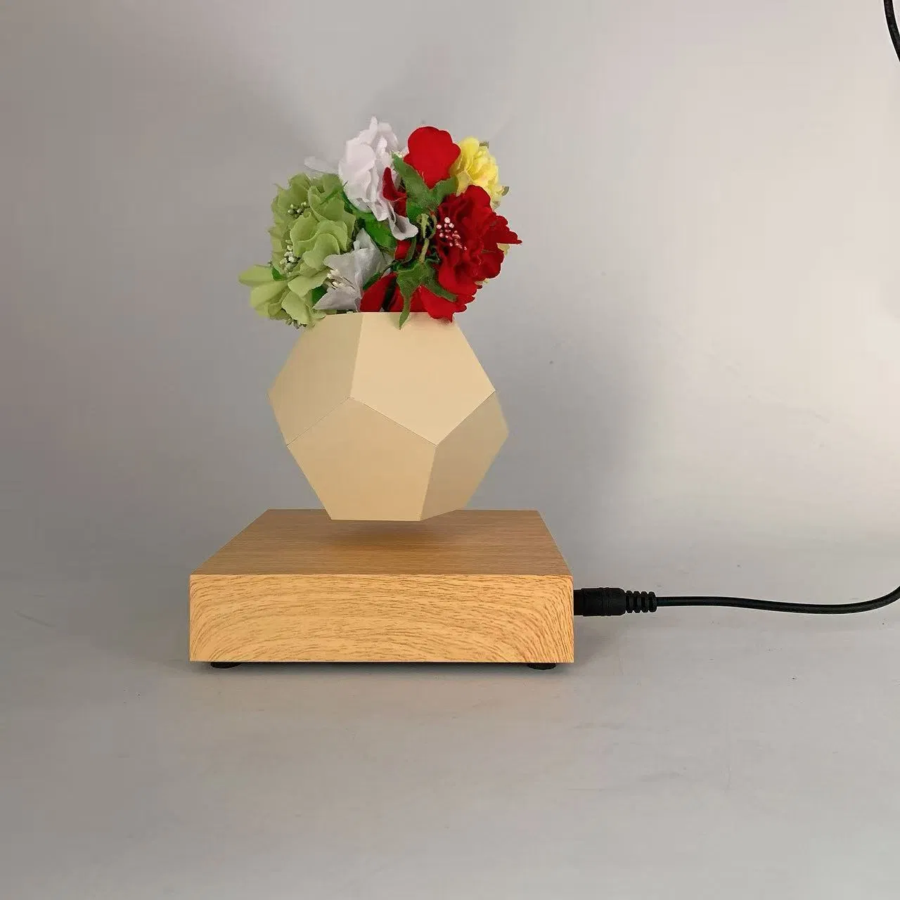 Магнитный левитирующий горшок для растений