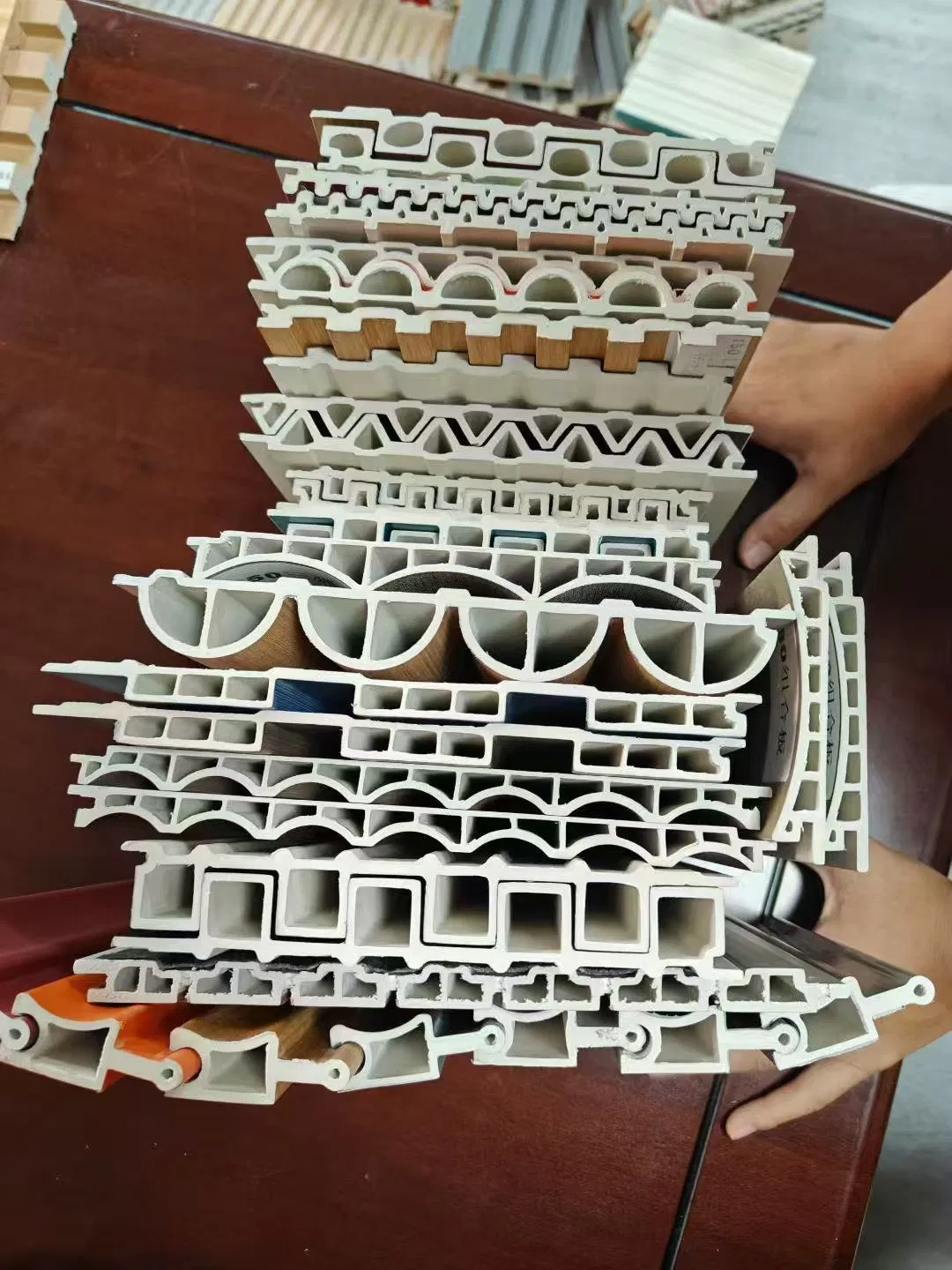 Cylindrical Rotating Grille WPC Board Wall Panel for Elegant Interiors