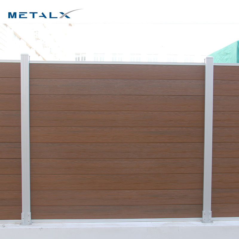 Popular Style Privacy Garden Buildings Outdoor Wood Plastic Composite Fence