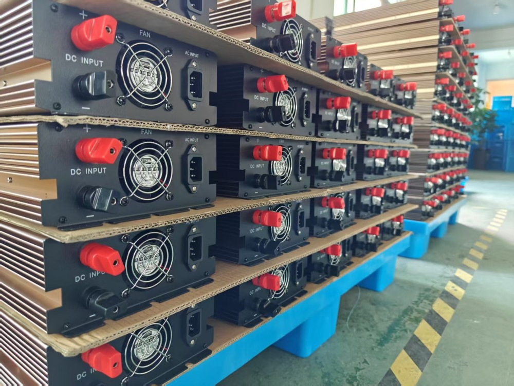 Инвертор RV 3000 Вт