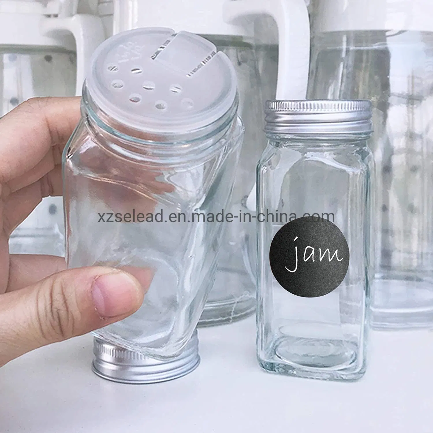 Стеклянная банка для специй 120 мл с крышкой-дозатором