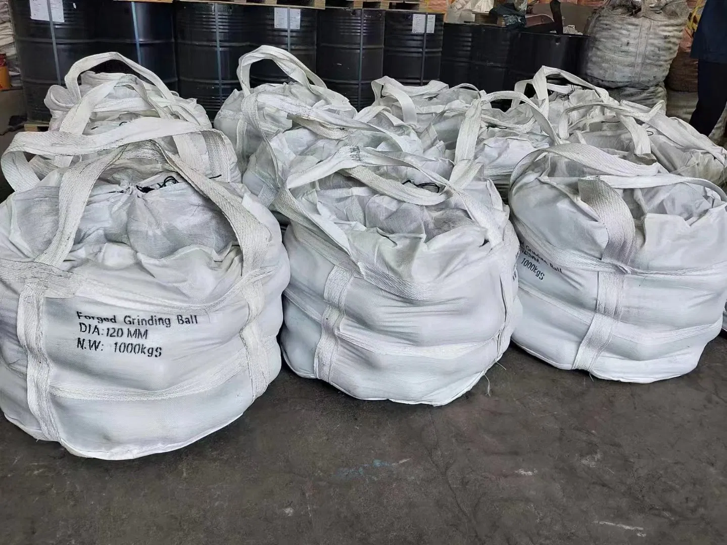 Dia 20mm-150mm Forged Steel Grinding Balls in Ball Mills