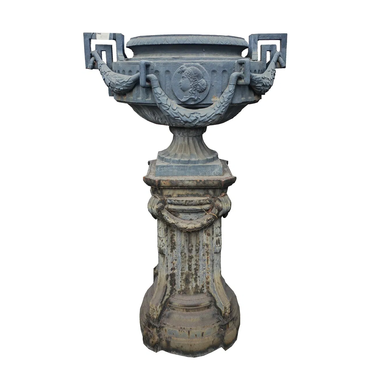 Чугунная садовая урна-кашпо в винтажном стиле