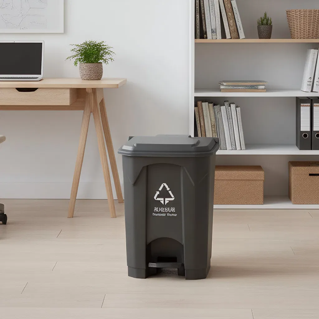 Пластиковый педальный мусорный бак 50 литров