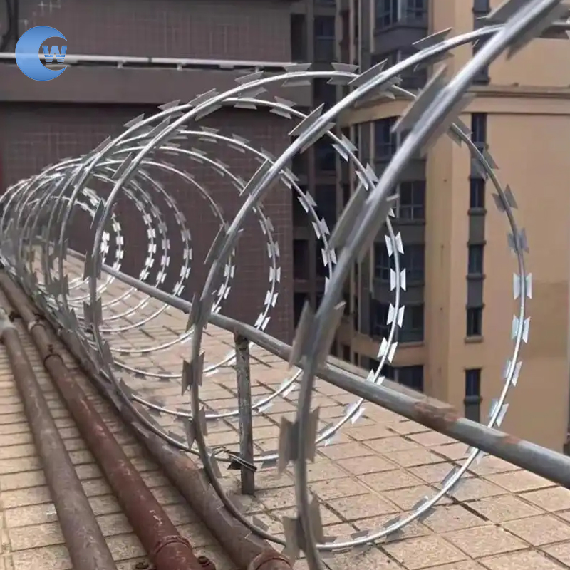 Galvanized PVC Stainless Steel Concertina Razor Blade Barbed Wire Bto-22 Bto-60 Cbt-65 Fencing Wire Price