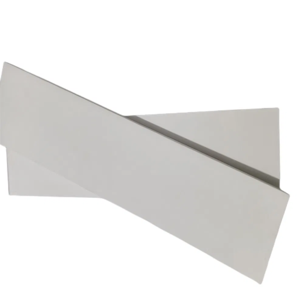 Customized White Primed Solid Wood Baseboard Skirting Board Fjflooring Accessory