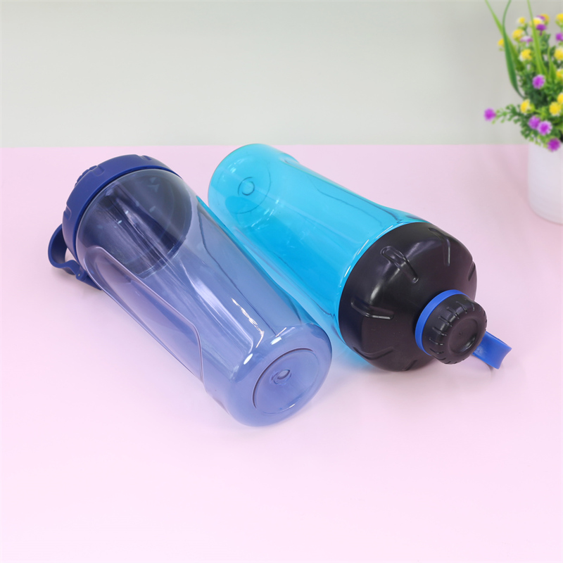 New design 800ml wholesale shaker bottle with plastic mixer ball for sports