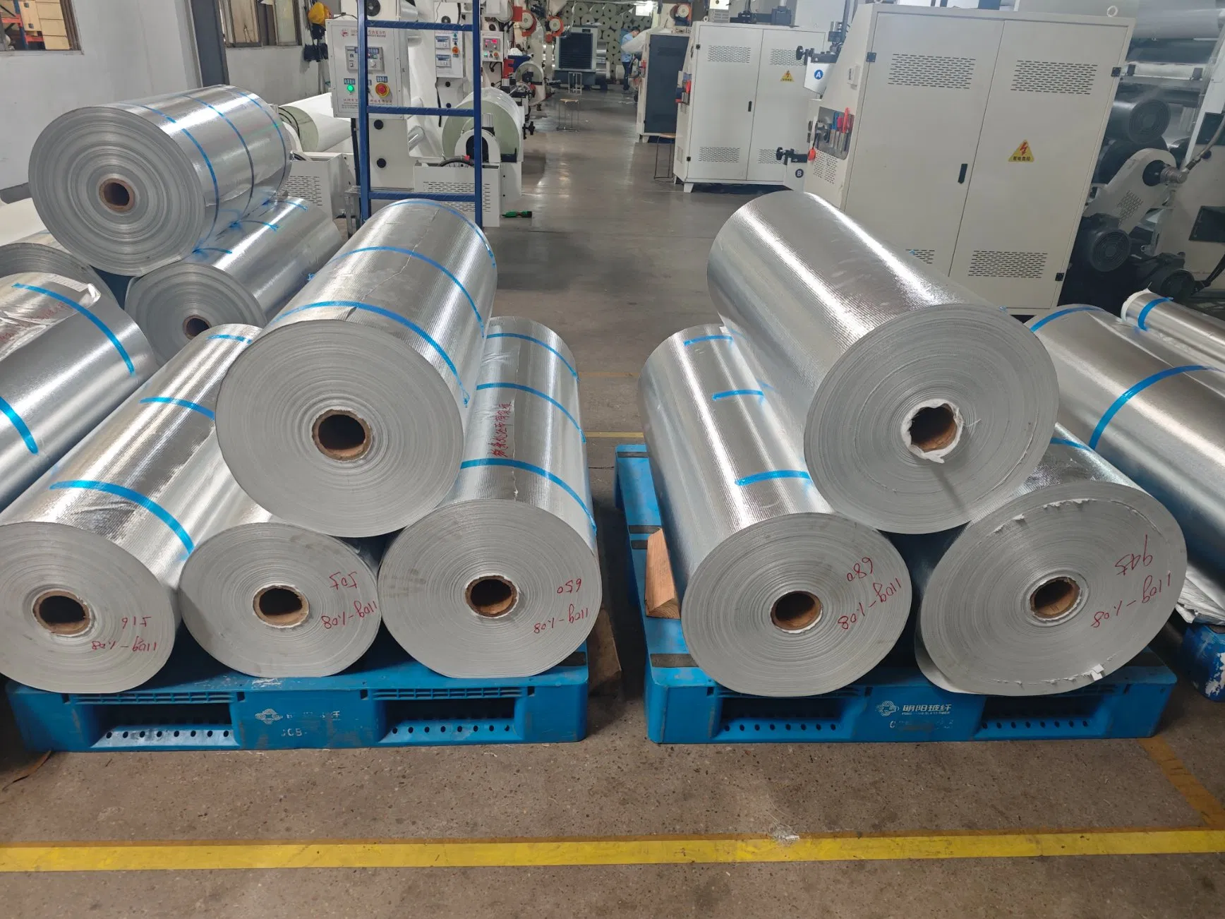 Adhesive Surface of High Quality Alu Foil Coated Fiberglass Fabric Tape Raw Material