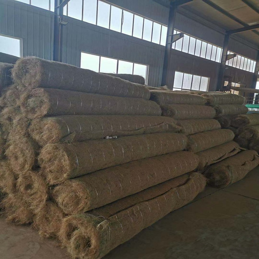 Durable Coconut Fiber Carpet for Embankment Protection and Erosion Control