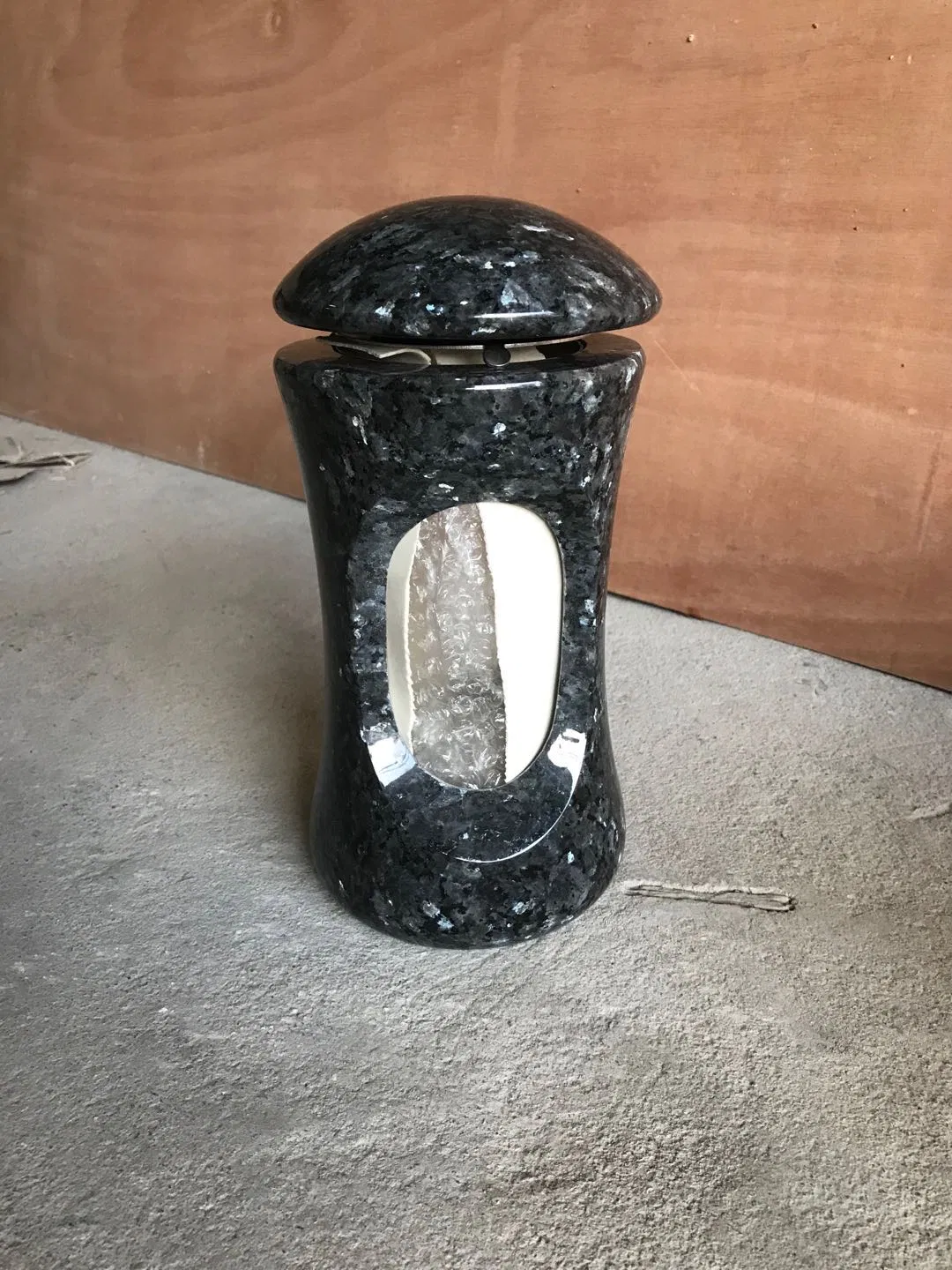 Popular Hot Sale Granite Colors Monumental Granite Lanterns Lamps for Headstone