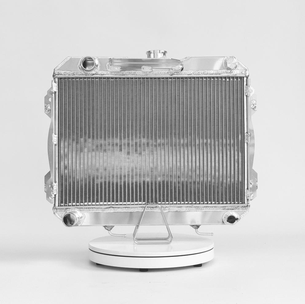 Радиатор алюминиевый SRW294 для Toyota Corolla 75-79