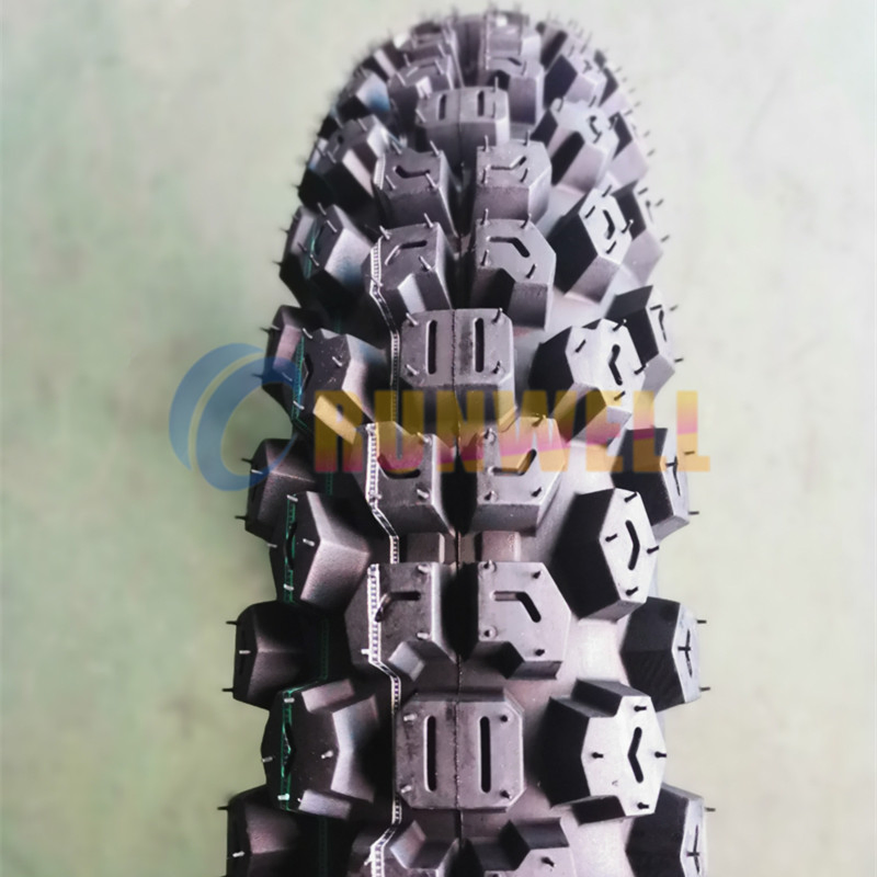 Мотошина 3.50-17 RUNWELL (камерная и бескамерная)