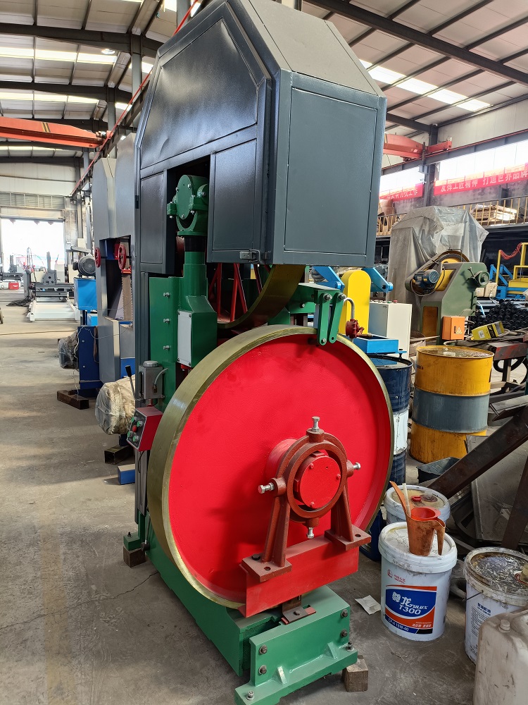 Станок ленточнопильный вертикальный по дереву со столом