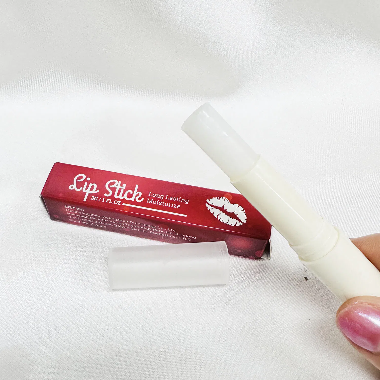 Wholesale Private Label Long Lasting Moisture Non Sticky Plumper Lip Gloss Balm Stick OEM Vegan Soft Moisturizing Glossy Treatment