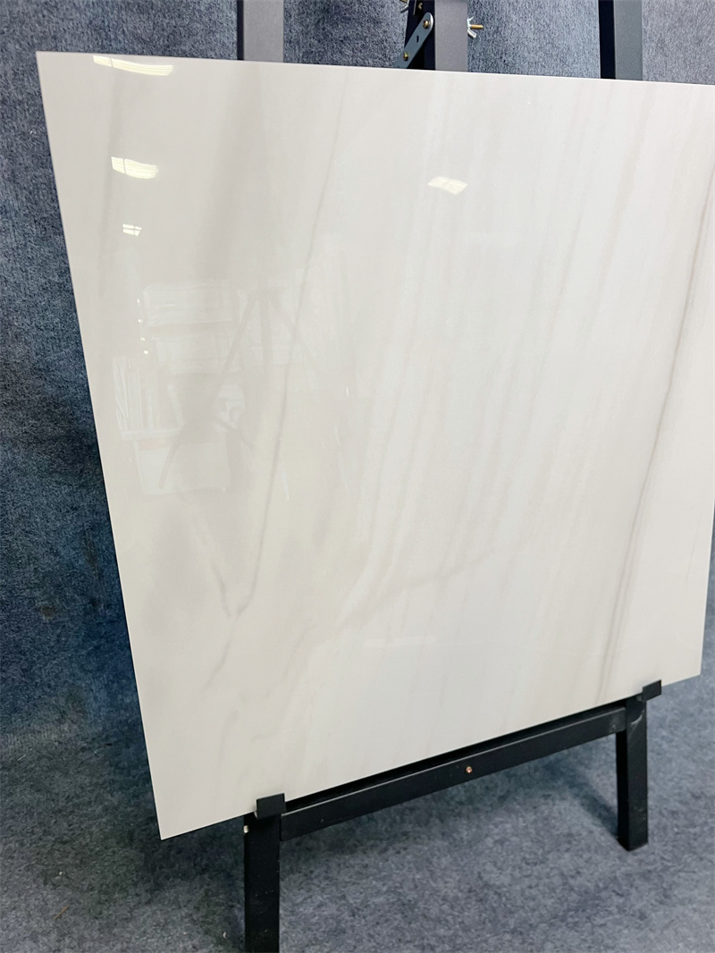 Глянцевые керамические напольные плитки белые полированные