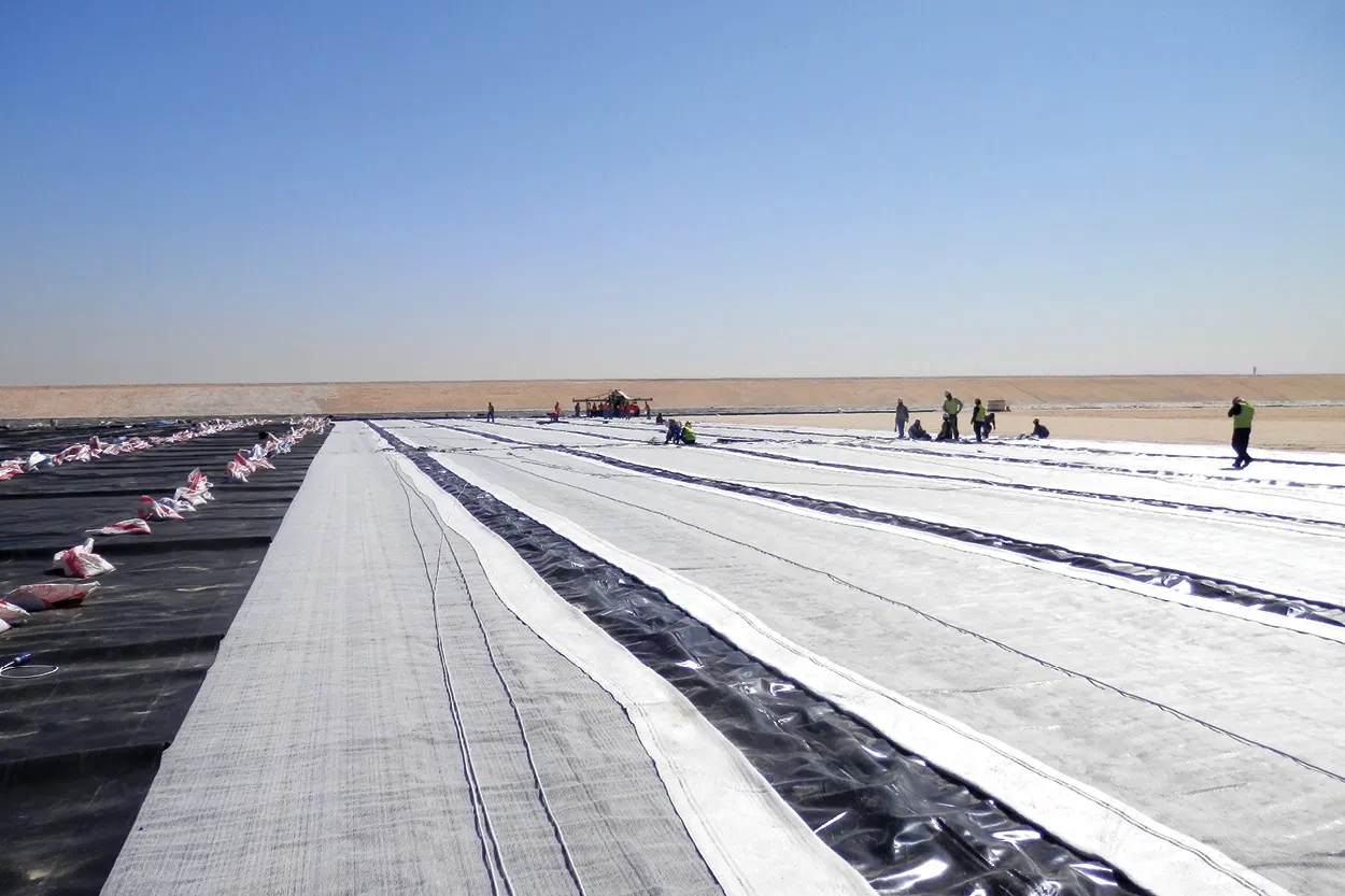 ASTM Standard Sodium Bentonite Blanket Geosynthetic Clay Liner (GCL) for Artificial Lake Seepage 4000g