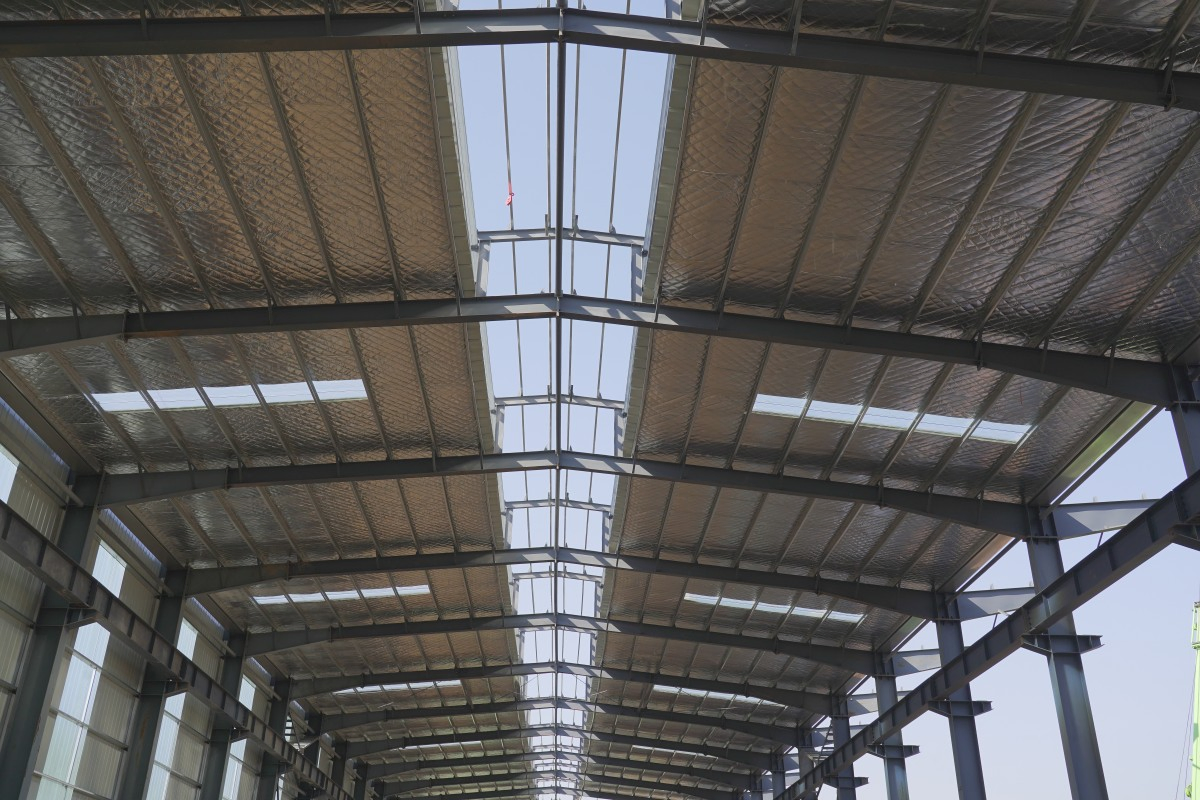 Customized Hot Dipped Galvanized Pre-Engineered Portal Light Metal Frame Structural Construction Prefabricated Nave Industrial Storage Shed Structures Steel